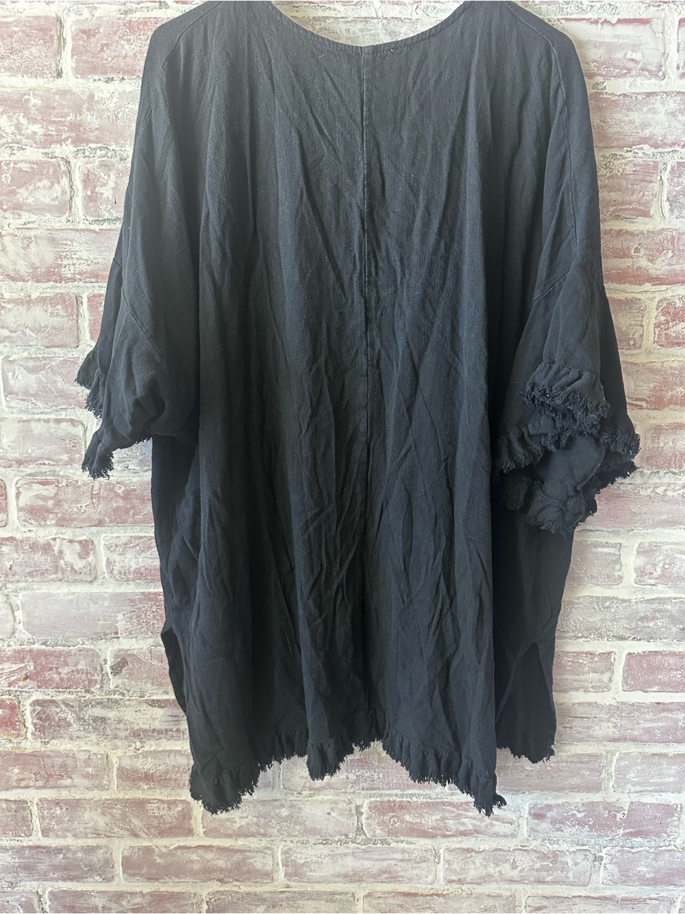 Umgee Black V-Neck Fringe Hem Tunic Top - Picture 3 of 5